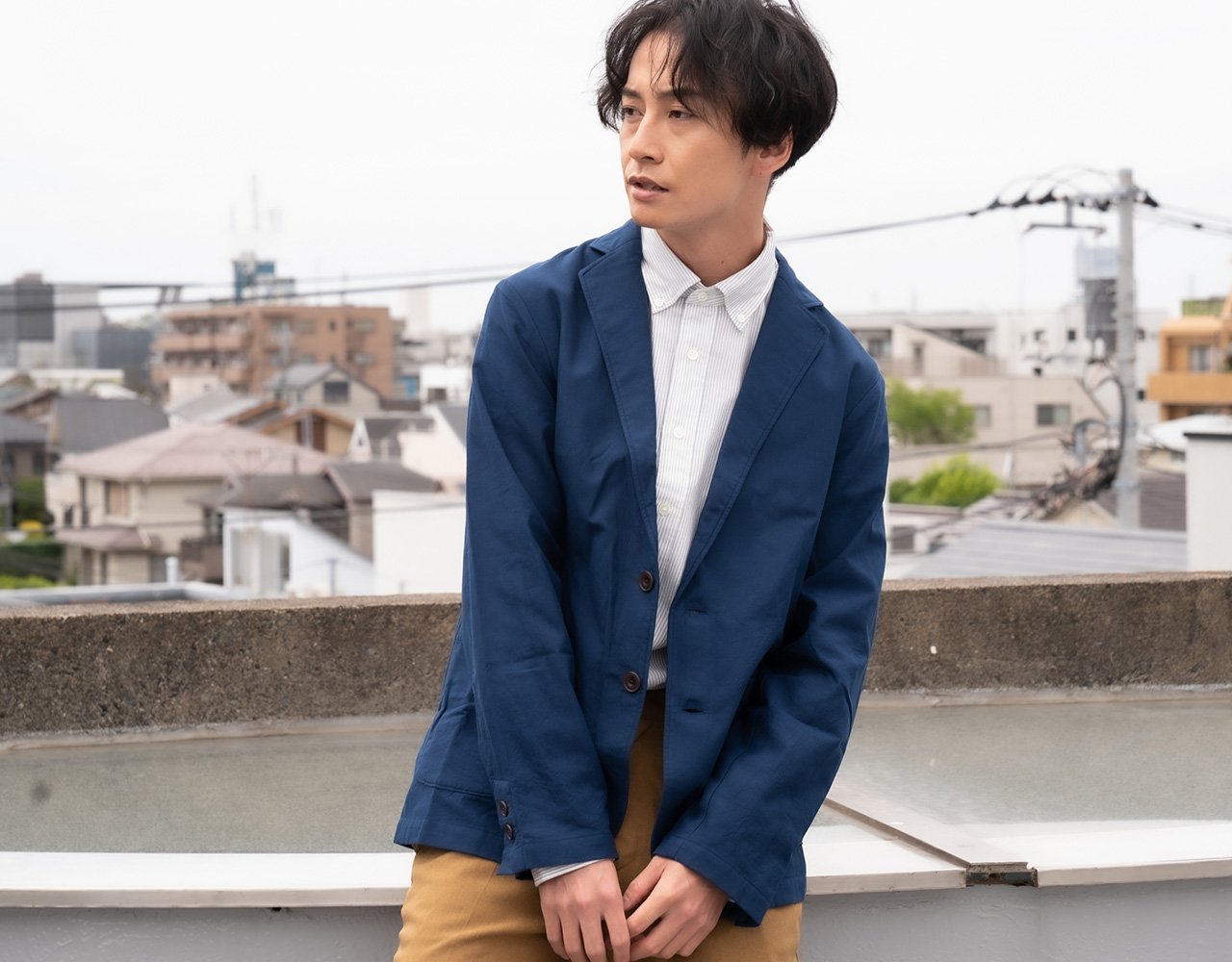 さっと羽織るだけで様になる
